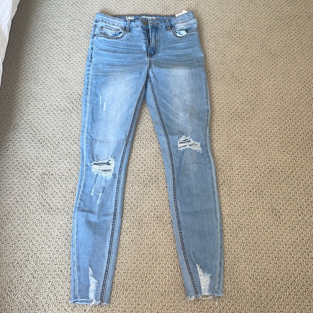 High Waisted ripped Skinny Jeans